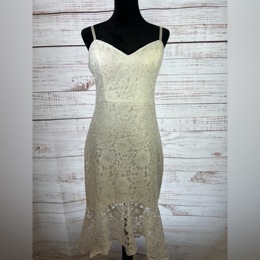 Guess White Sheath Dress‎ Sweetheart Neckline Spaghetti Strap
